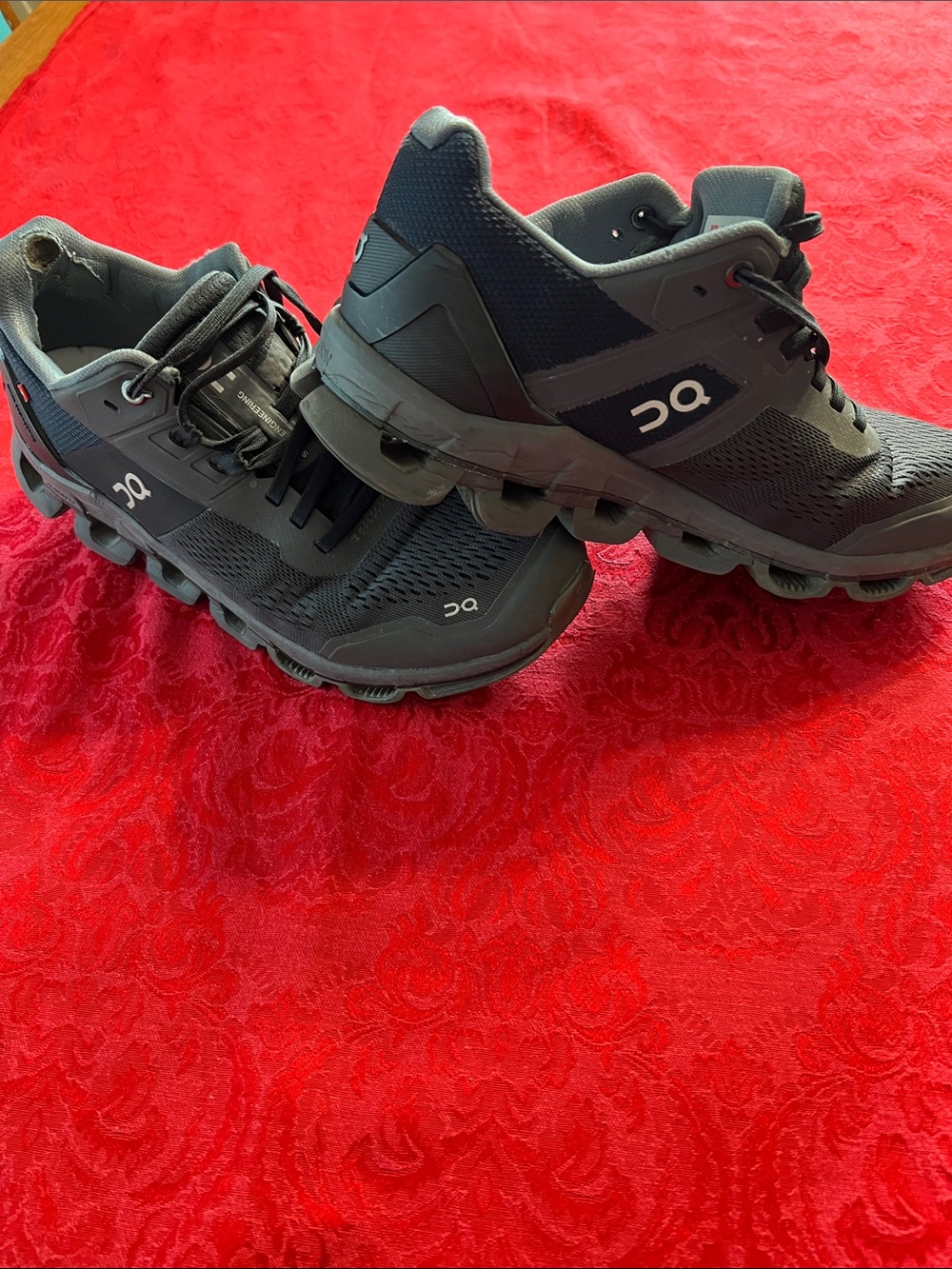 On Running Women’s 9 Black Gray CloudTec Running Shoes Brooks Insoles